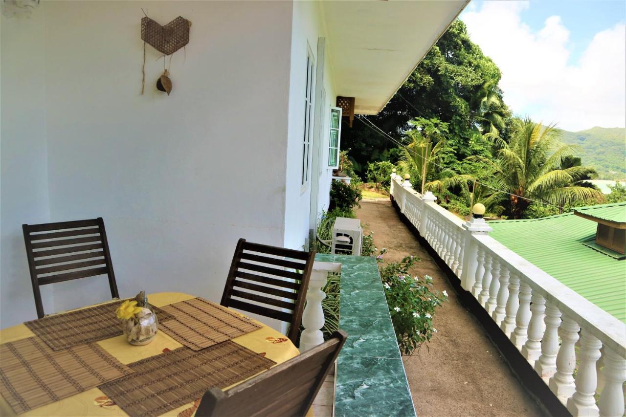 Seychelles Yellow Petals Anse Boileau Exterior foto