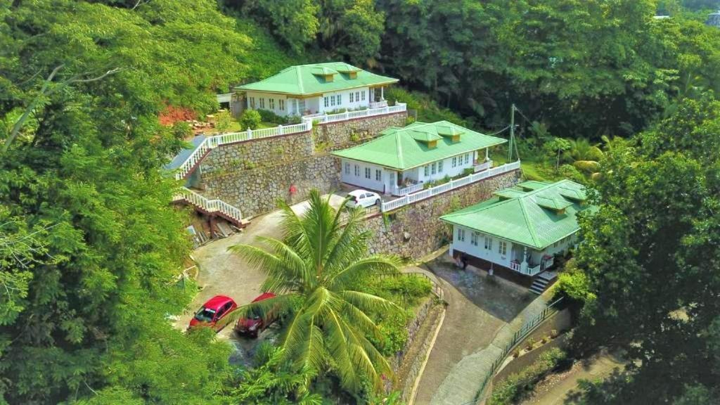Seychelles Yellow Petals Anse Boileau Exterior foto
