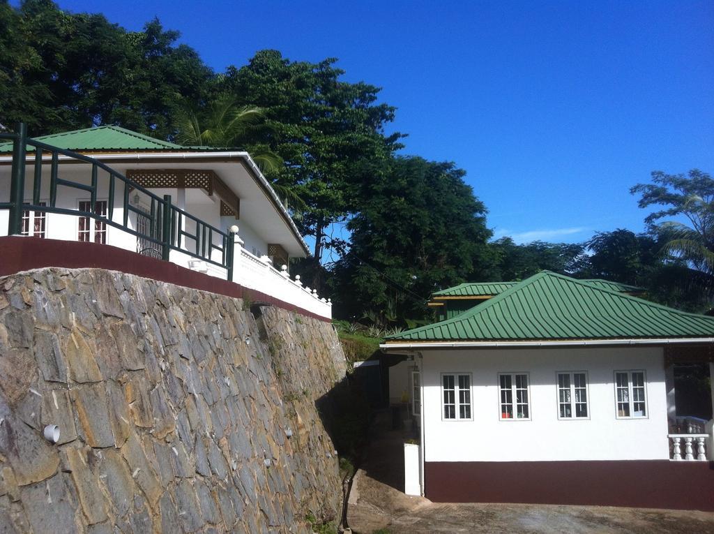 Seychelles Yellow Petals Anse Boileau Exterior foto